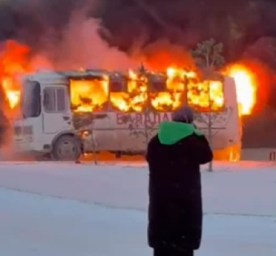 Қосшыда мектеп маңында жолаушылар автобусы өртенді