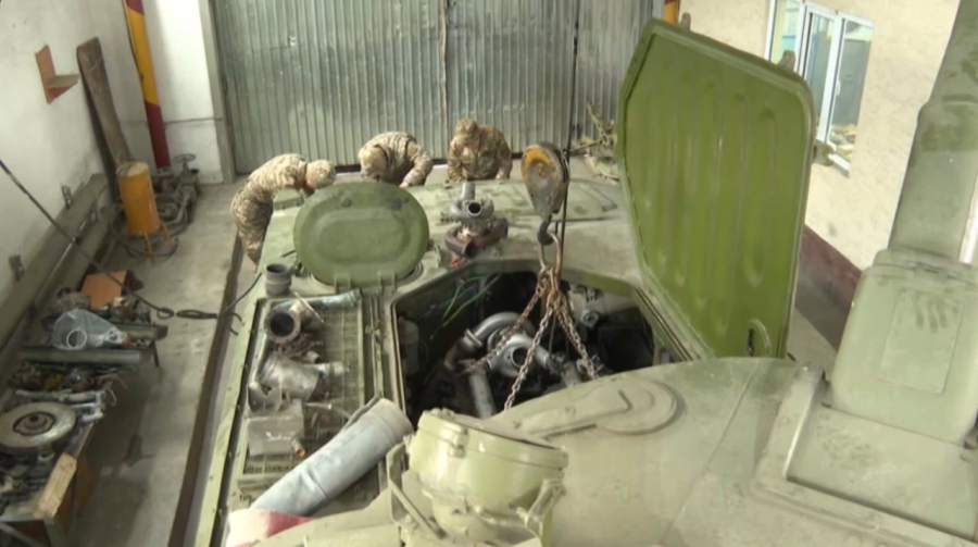 Сарбаздар жұмысшы мамандығын меңгереді